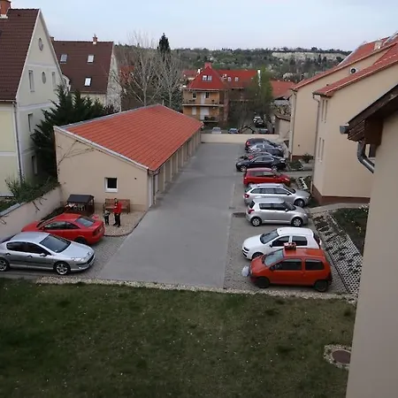 Stefi Termalfuerdo Koezeleben Апартаменты Эгер